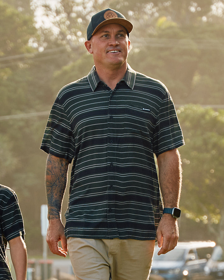 PARALLEL STRIPE HUEYS | SS WOVEN SHIRT - PINE GREEN