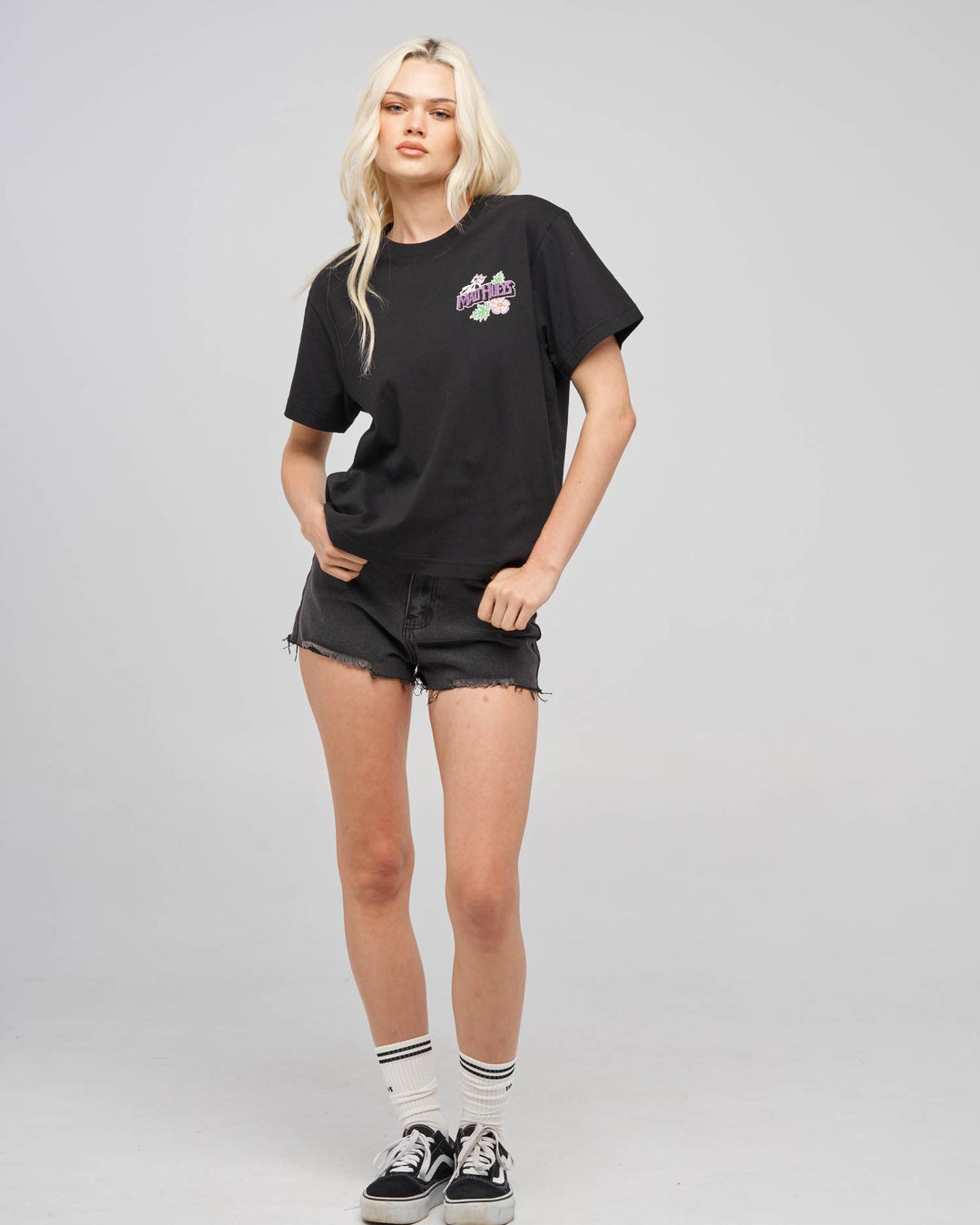 ANCHOR LADYBUG | WOMENS SS TEE - BLACK