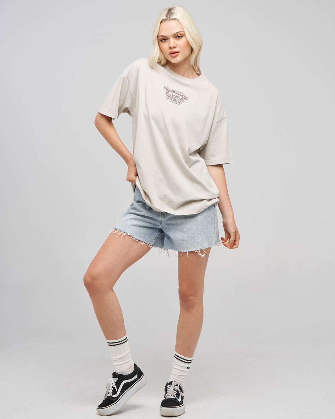 WINGING IT | WOMENS OVERSIZED TEE - SMOKE WASHED