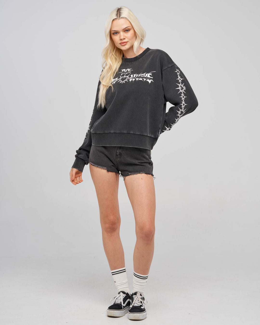 METAL HEART | WOMENS CREW PULLOVER - WASHED BLACK