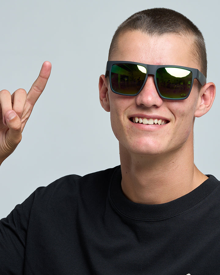 X PULSE | GREEN MIRROR POLARISED SUNGLASSES - MATTE BLACK