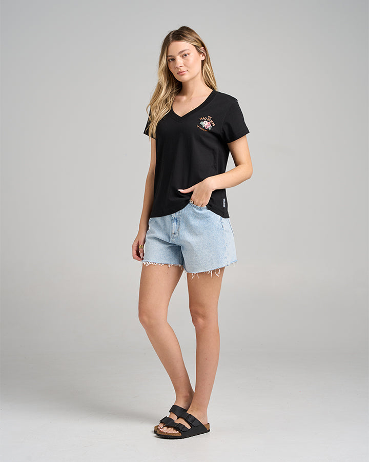 TIKI ANCHOR | WOMENS V NECK TEE - BLACK