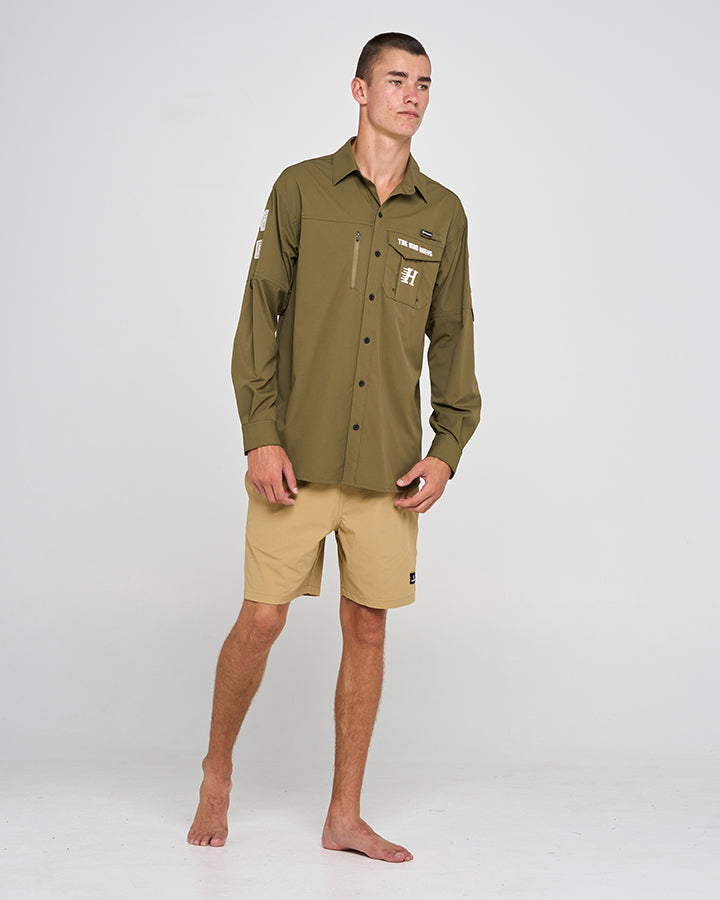 JIGGIN OFF THE BOTTOM | UPF 50+ FISHING SHIRT - KHAKI – The Mad Hueys