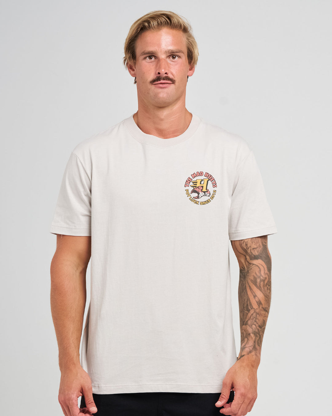 The Mad Hueys Pot Luck SS T-shirt in Smoke, alternate view 4