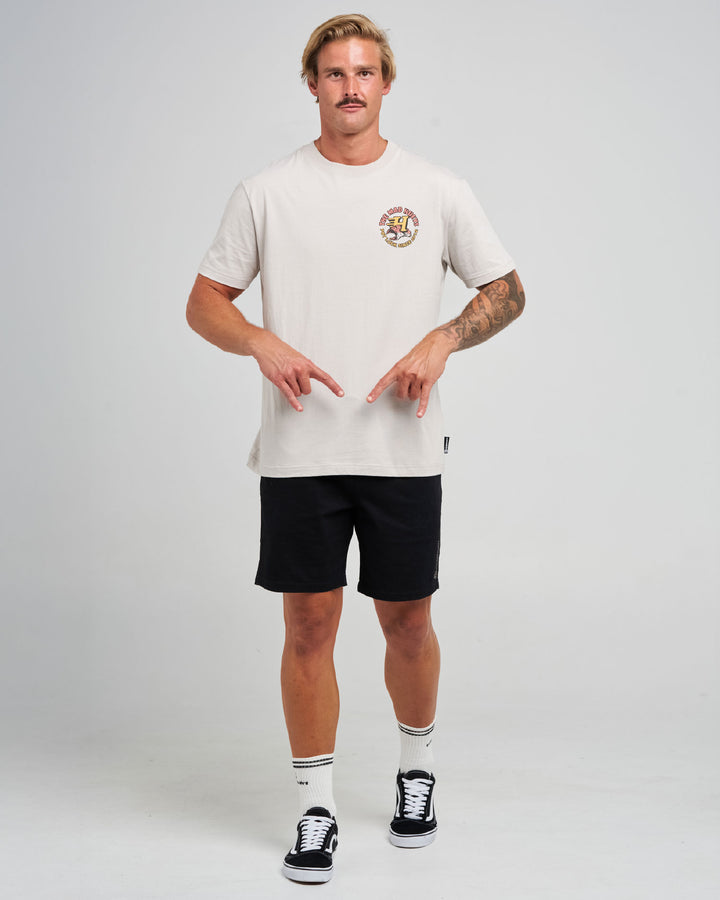 The Mad Hueys Pot Luck SS T-shirt in Smoke, alternate view 5