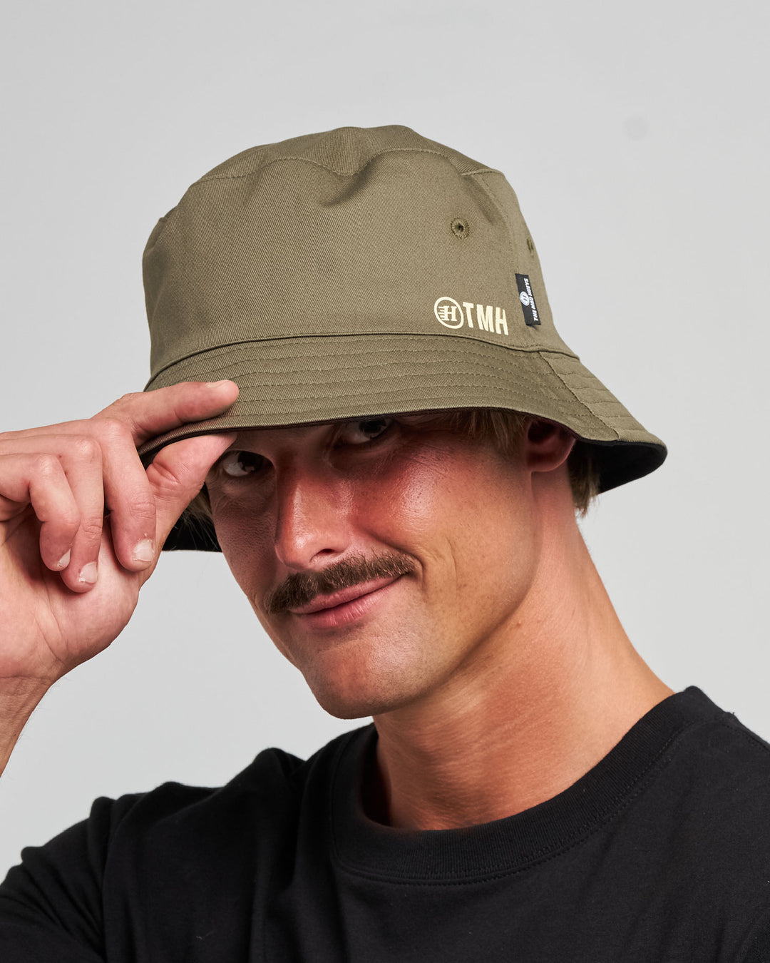 LAND DOWN UNDER | REVERSIBLE BUCKET HAT - BLACK