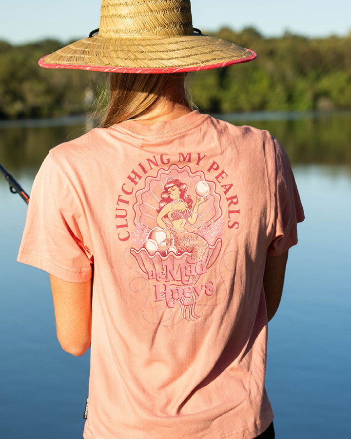 CLUTCHING MY PEARLS | WOMENS SS TEE - PEACH