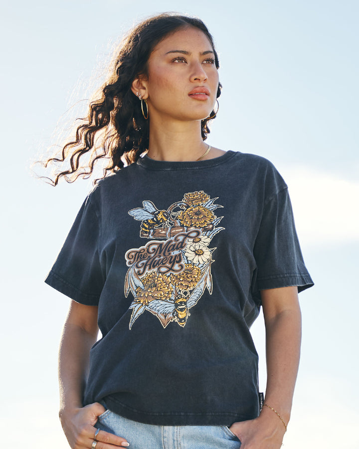 MARIGOLD ANCHOR | WOMENS SS TEE - WASHED BLACK