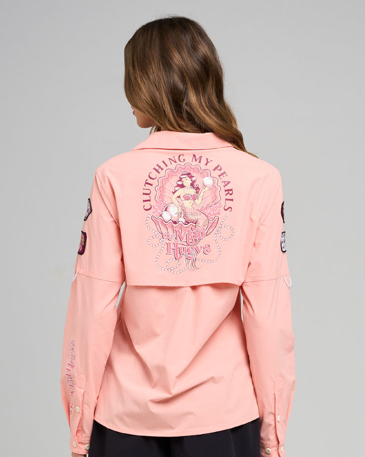 CLUTCHING MY PEARLS | WOMENS UPF 50+ FISHING SHIRT - PEACH