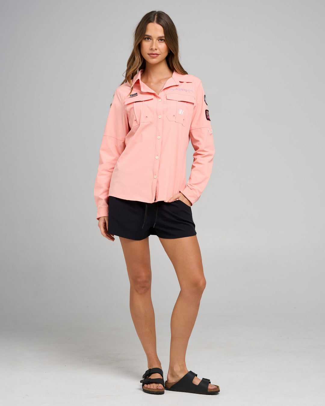 CLUTCHING MY PEARLS | WOMENS UPF 50+ FISHING SHIRT - PEACH