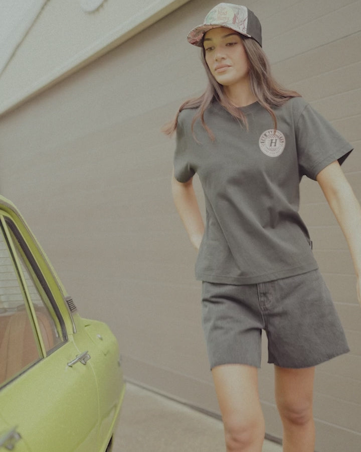 CHECKER HUEYS | WOMENS SS TEE - VINTAGE BLACK