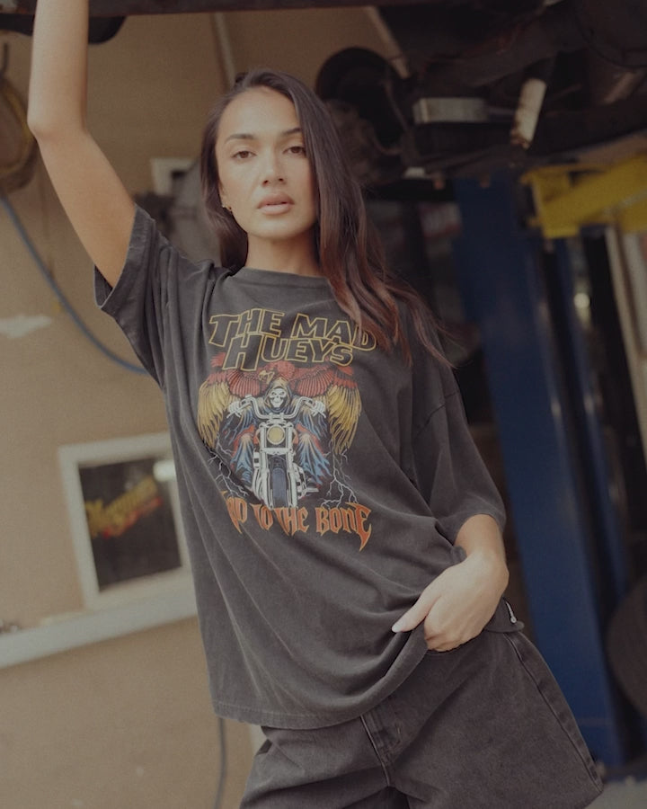 BAD TO THE BONE | WOMENS OVERSIZED TEE - WASHED BLACK